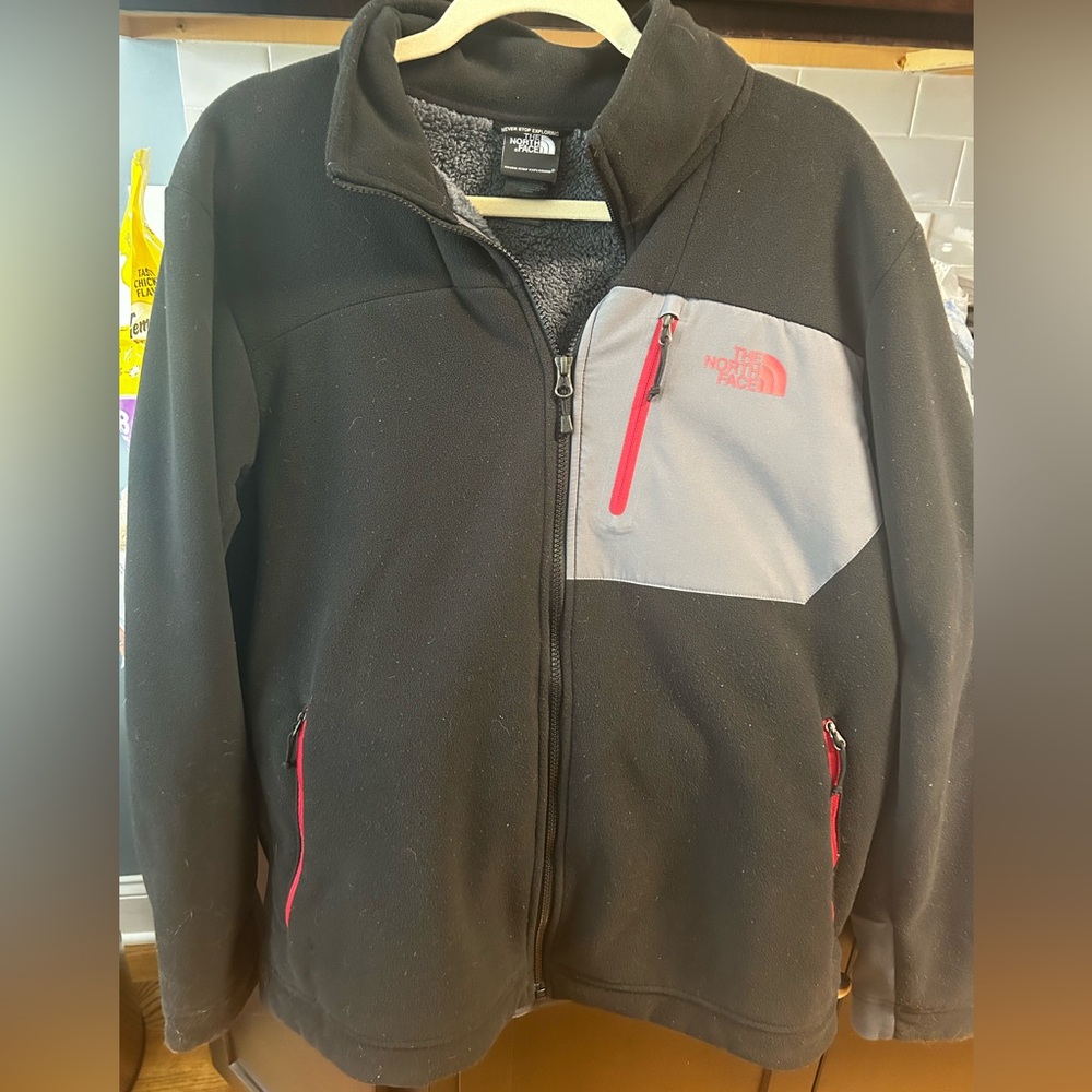 Men’s Large North Face Coat